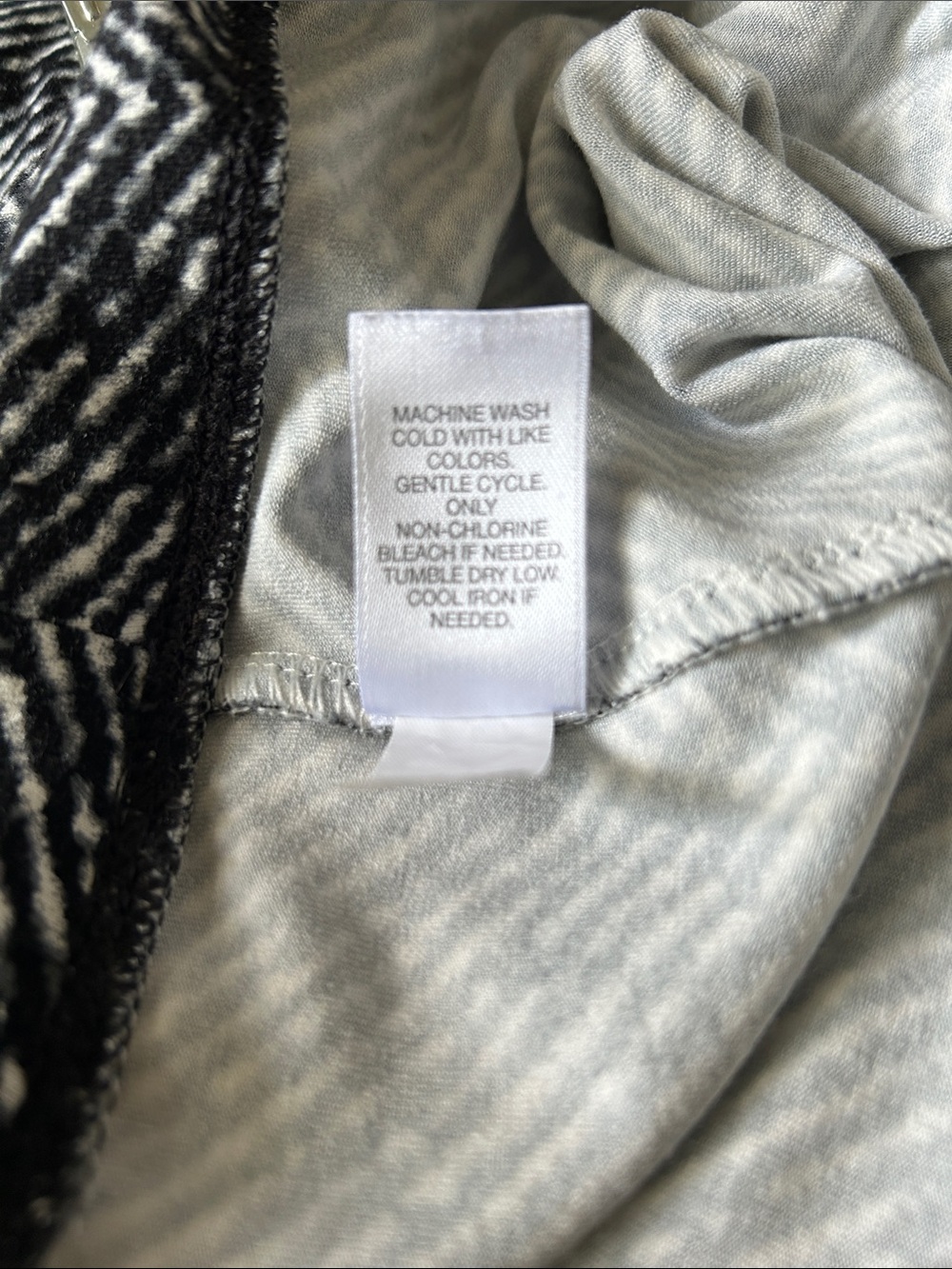 J. Jill Wearever Wide Leg Knit Pants, Gray/Black pattern. Great shape. Size S - Picture 5 of 5